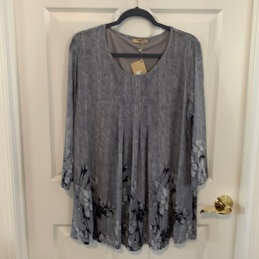 NWT‎ Timeson Grey Floral Lightweight Top size XXL